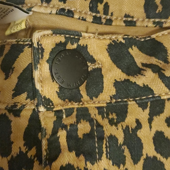 SOLD!!! LANE BRYANT Leopard Print Jeans - Size 18 - Picture 6 of 8